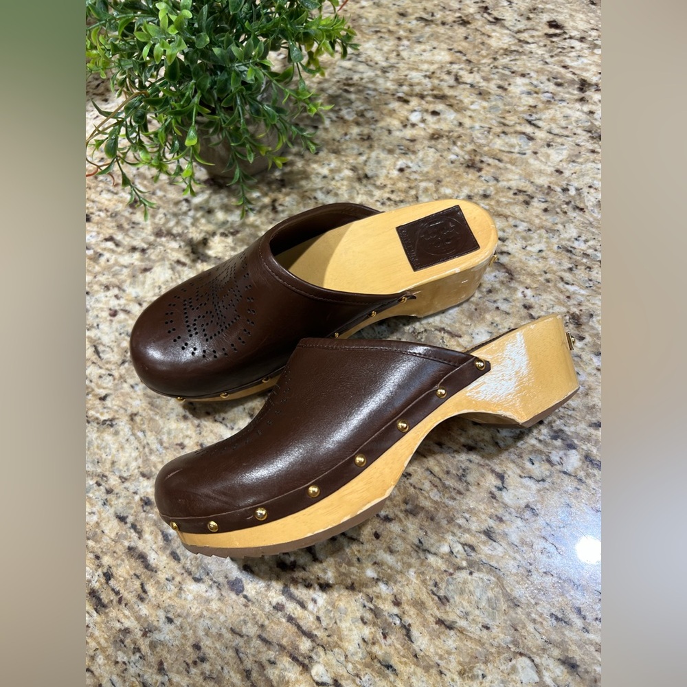 Tory Burch Perforated Logo Studded Brown Leather Mules W/ Wooden Platform 6.5